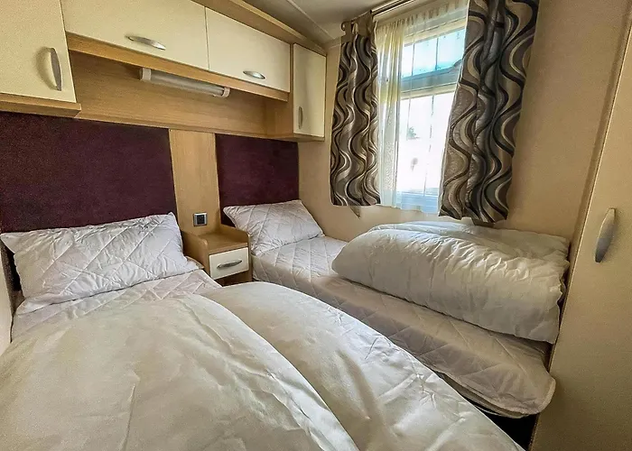 Lovely Caravan With Spacious Decking At North Denes In Suffolk, Ref 40134Nd