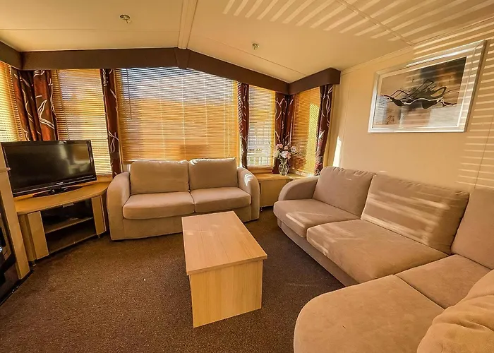 Lovely Caravan With Spacious Decking At North Denes In Suffolk, Ref 40134Nd